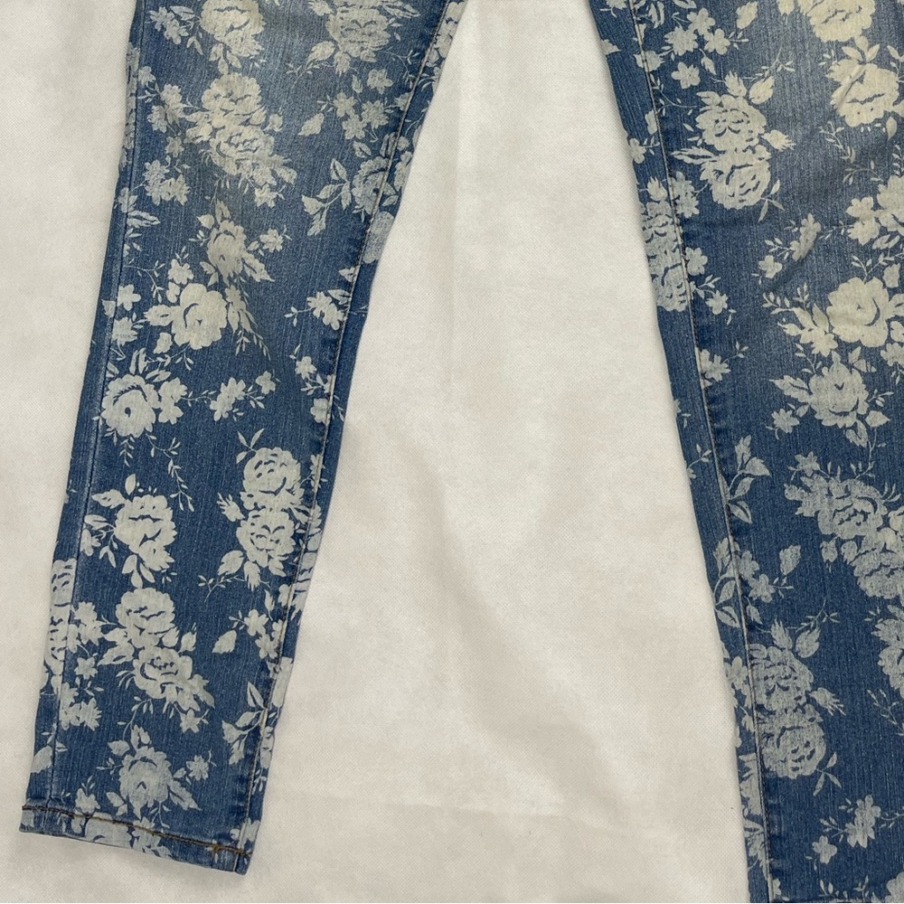 𝐗𝐗𝐈 𝐅𝐋𝐎𝐑𝐀𝐋 𝐒𝐊𝐈𝐍𝐍𝐘 𝐋𝐄𝐆 𝐃𝐄𝐍𝐈𝐌 - Picture 7 of 10